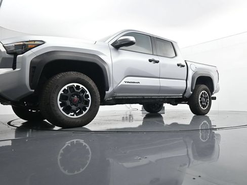 Used 2024 Toyota Tacoma TRD Off-Road AWD/4WD image 34