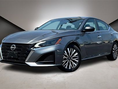 Used 2024 Nissan Altima 2.5 SV