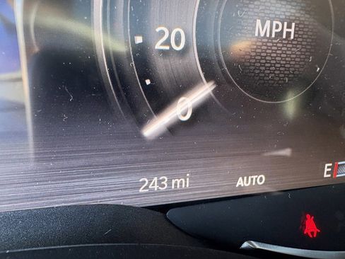 New 2026 RAM 1500 4x4 Crew Cab image 13