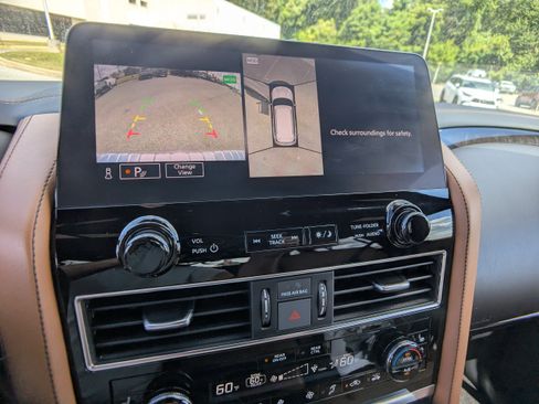 Used 2024 INFINITI QX80 Sensory w/ Cargo Package AWD/4WD image 23