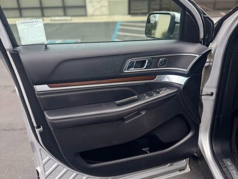 Used 2016 Ford Explorer Limited image 9