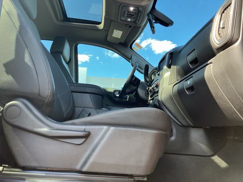 Used 2019 Chevrolet Silverado 1500 RST AWD/4WD image 38