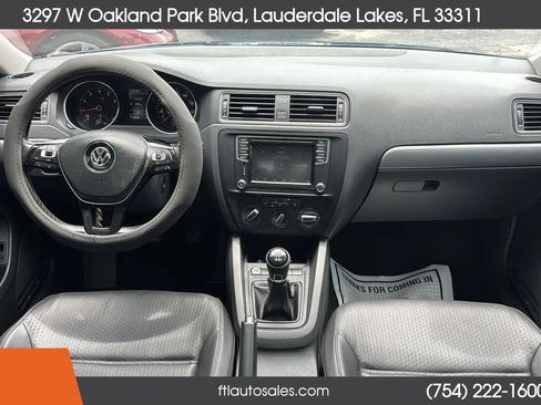 Used 2017 Volkswagen Jetta SE FWD image 30