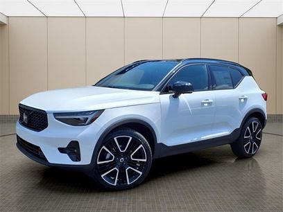 New 2026 Volvo XC40 B5 Ultra w/ Protection Package Premier