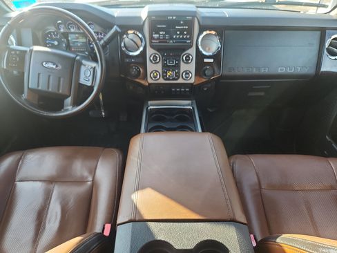 Used 2016 Ford F250 Platinum w/ FX4 Off-Road Package image 9