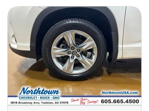 Used 2018 Toyota Highlander Limited image 13