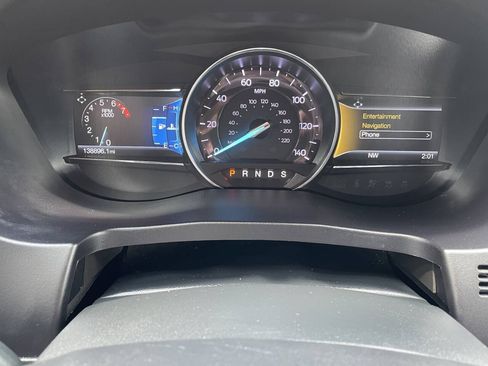 Used 2018 Ford Explorer Limited FWD image 2