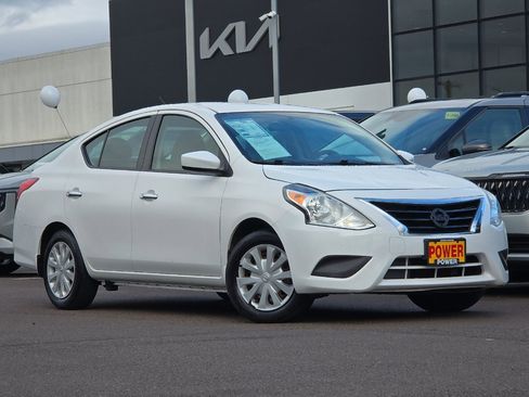 Used 2017 Nissan Versa SV image 2