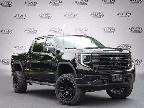 Used 2024 GMC Sierra 1500 Elevation w/ Elevation Premium Package AWD/4WD image 2