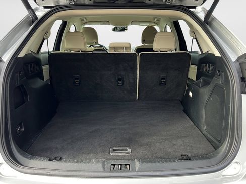 Used 2019 Ford Edge Titanium FWD image 9