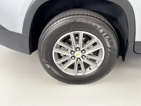 Used 2023 Chevrolet Traverse LT FWD image 31