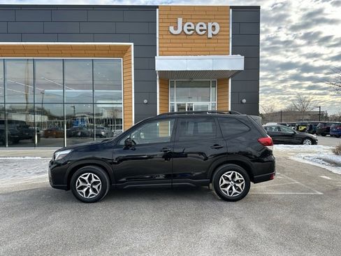 Used 2021 Subaru Forester Premium image 9