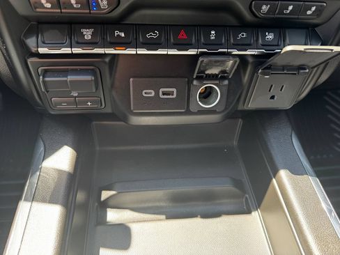 Used 2020 Chevrolet Silverado 2500 LTZ w/ LTZ Plus Package AWD/4WD image 20
