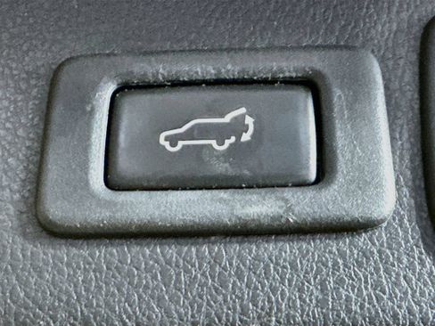 Used 2014 Subaru Forester 2.5i Limited AWD/4WD image 31