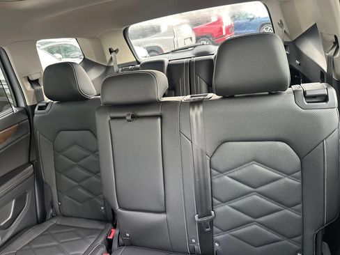 Used 2026 Volkswagen Atlas SE FWD image 25