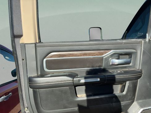 Used 2019 RAM 2500 Laramie image 9