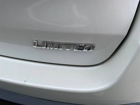Used 2016 Toyota Highlander Limited FWD image 9