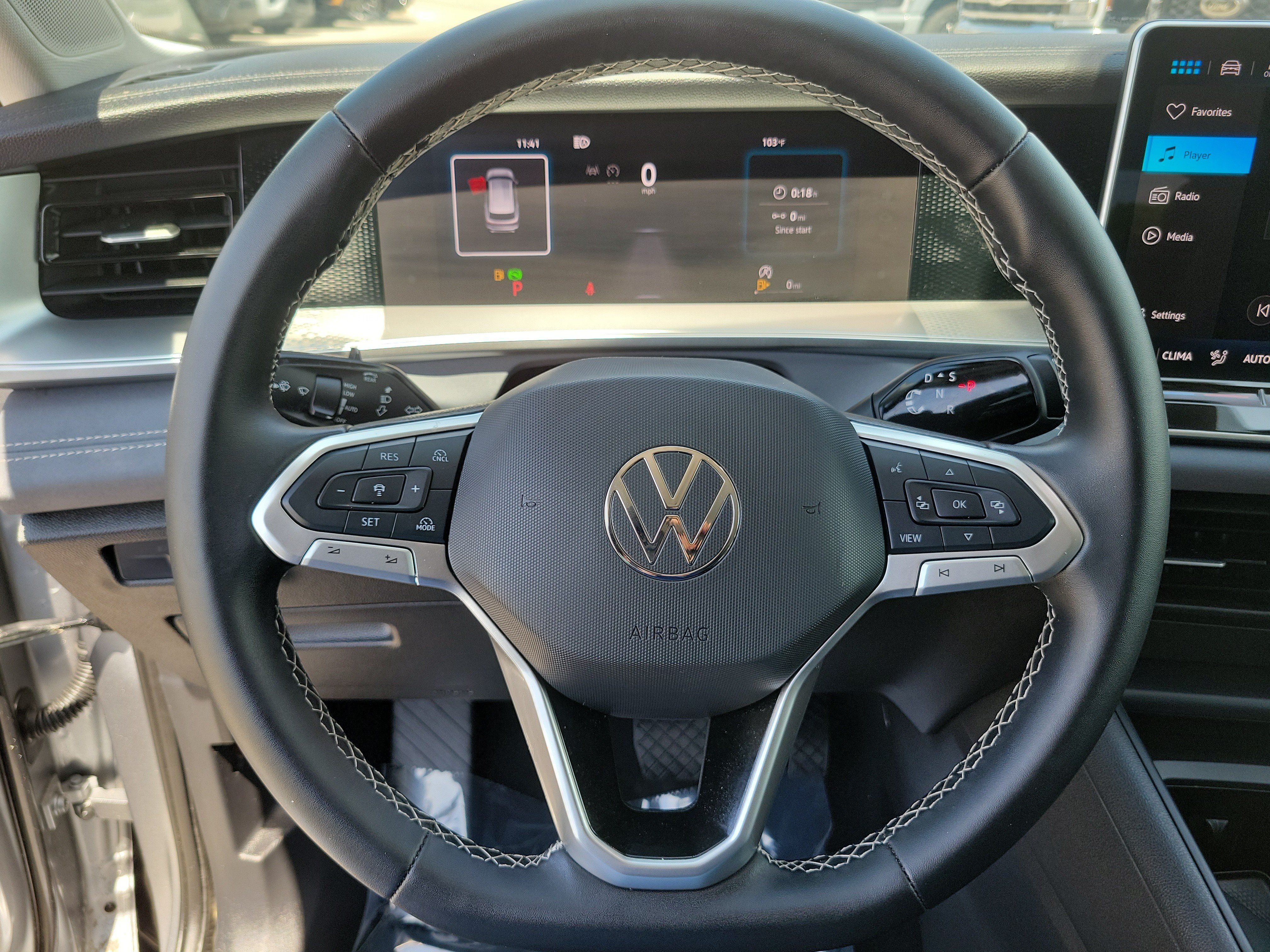 Used 2025 Volkswagen Tiguan SE FWD image 19