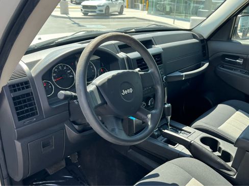 Used 2010 Jeep Liberty Sport AWD/4WD image 27