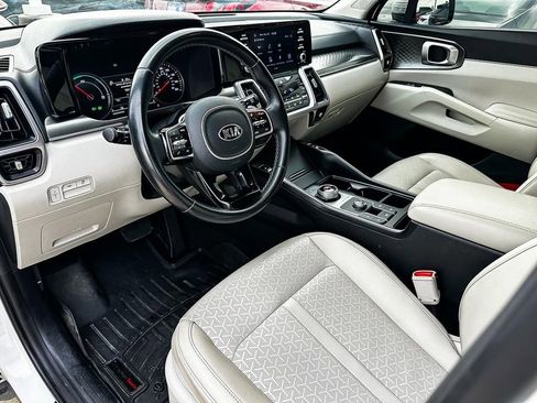 Used 2021 Kia Sorento S image 16