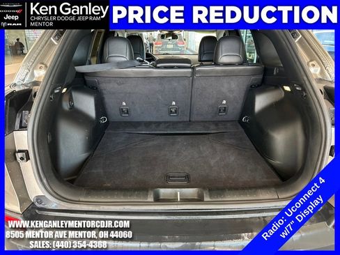 Used 2019 Jeep Cherokee Latitude Plus w/ Cold Weather Group image 21