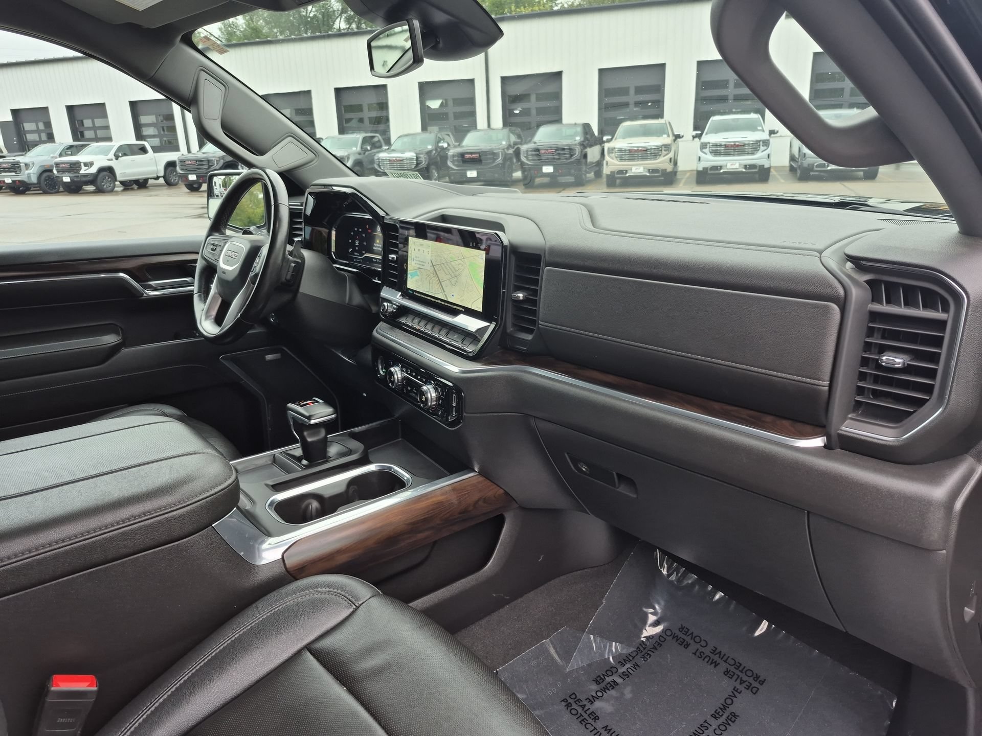 Used 2023 GMC Sierra 1500 SLT w/ SLT Premium Package AWD/4WD image 30
