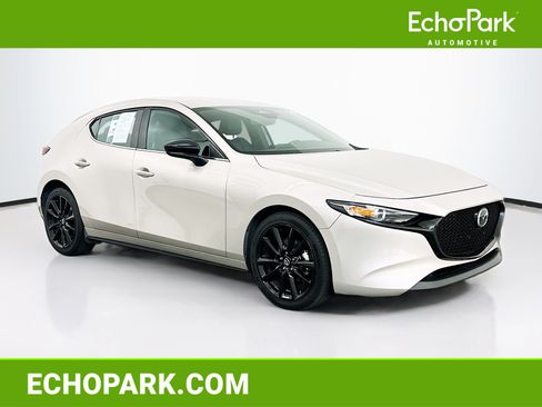 Used 2024 MAZDA MAZDA3 s FWD image 1