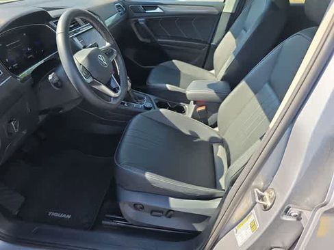 Used 2022 Volkswagen Tiguan SE AWD/4WD image 30
