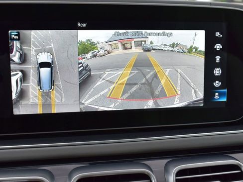 Used 2023 Mercedes-Benz Maybach GLS 600 4MATIC image 39