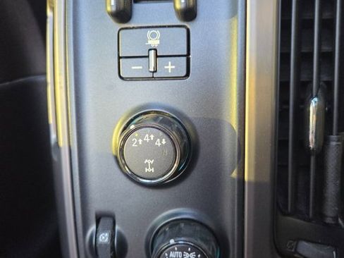 Used 2017 GMC Sierra 2500 SLT w/ Duramax Plus Package image 15