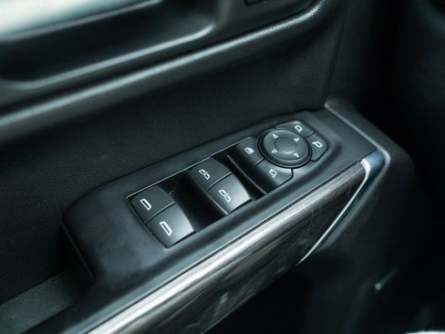 Used 2020 Chevrolet Silverado 1500 LTZ AWD/4WD image 31