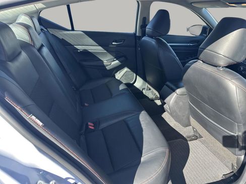 Used 2024 Nissan Altima 2.5 SR image 12