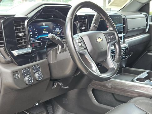 Used 2024 Chevrolet Silverado 2500 LTZ w/ LTZ Plus Package AWD/4WD image 10