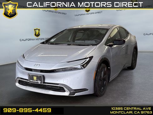 Used 2025 Toyota Prius XLE image 1