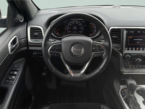 Used 2018 Jeep Grand Cherokee Altitude AWD/4WD image 10