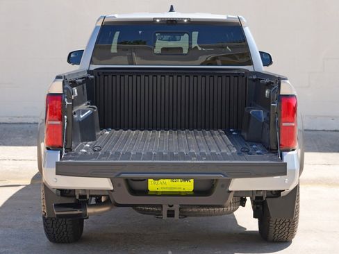 Used 2024 Toyota Tacoma TRD Off-Road w/ TRD Off Road Premium Package AWD/4WD image 10