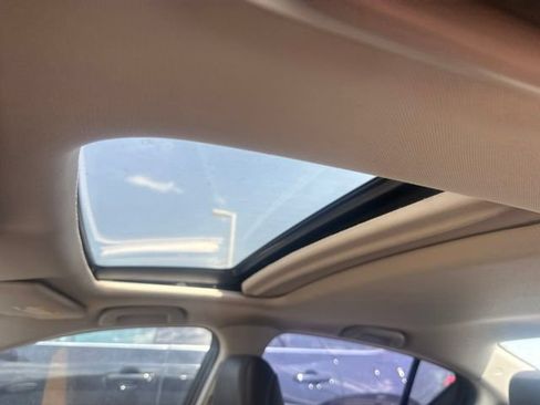 Used 2015 Acura ILX FWD image 9
