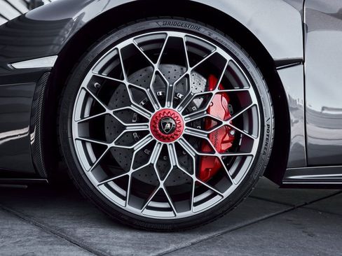 Used 2023 Lamborghini Huracan STO image 4