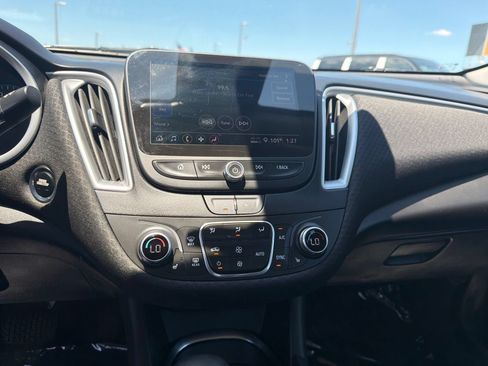 Used 2024 Chevrolet Malibu LT FWD image 22