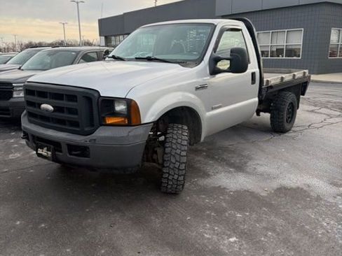 Used 2006 Ford F250 XLT image 2