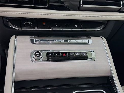 New 2026 Lincoln Aviator Reserve w/ Luxury Package RWD image 18