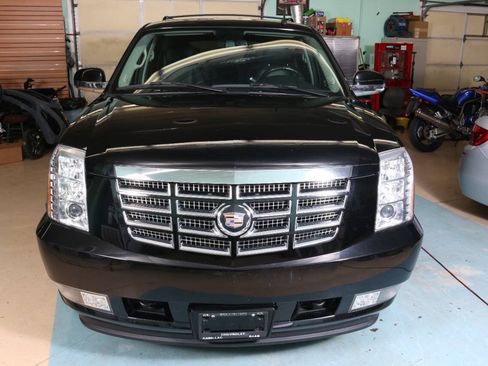 Used 2007 Cadillac Escalade AWD w/ Information Package image 10