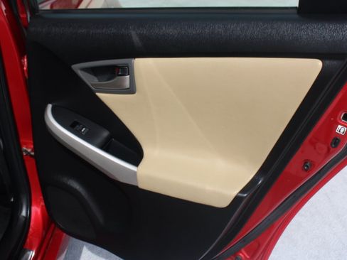 Used 2014 Toyota Prius Three FWD image 15