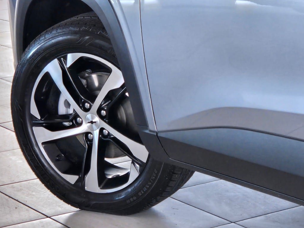 Used 2024 Chevrolet Trax RS w/ Driver Confidence Package FWD image 14