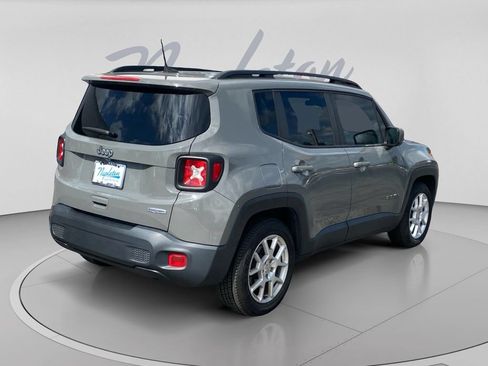 Used 2021 Jeep Renegade Latitude FWD image 8