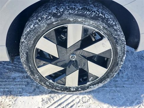 Certified 2025 Volvo XC60 T8 Plus w/ Protection Package Premier image 7