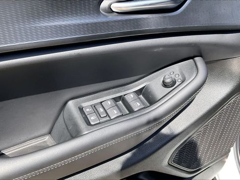 New 2026 Jeep Grand Cherokee Laredo AWD/4WD image 18