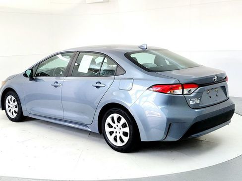 Certified 2021 Toyota Corolla LE w/ Carpet Mat Package (TMS) FWD image 4
