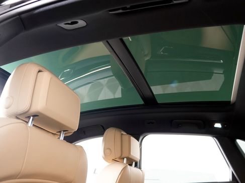 New 2026 Porsche Macan image 18