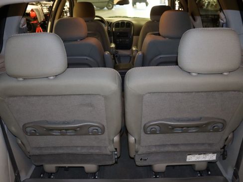 Used 2007 Dodge Caravan SXT w/ Popular Equipment Group I FWD image 29